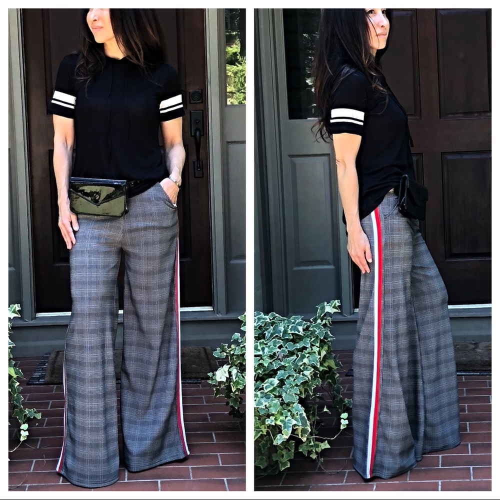 ✨LAST ONE ✨Black hooded color block sleeves top - Picture 2 of 8